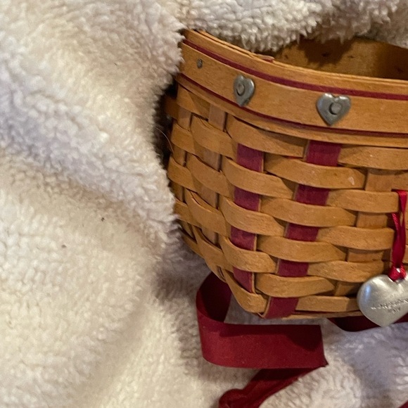 Heart Accented Woven Basket with Red Ribbon Longaberger Sweetheart - Picture 6 of 13